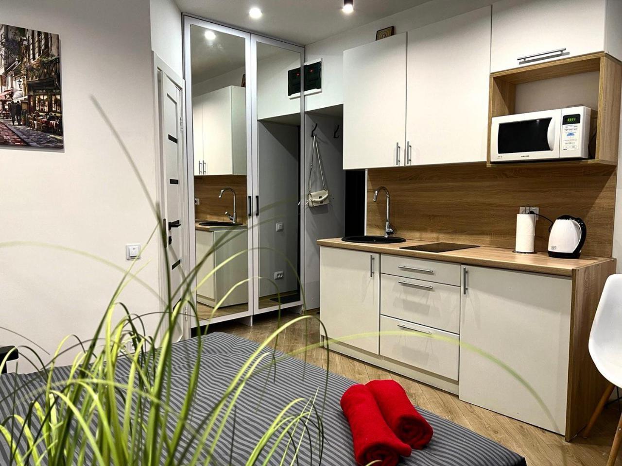 Apartments Vip Avalon Lviv Exterior photo