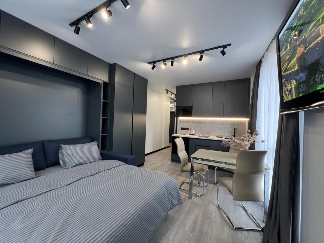 Apartments Vip Avalon Lviv Exterior photo