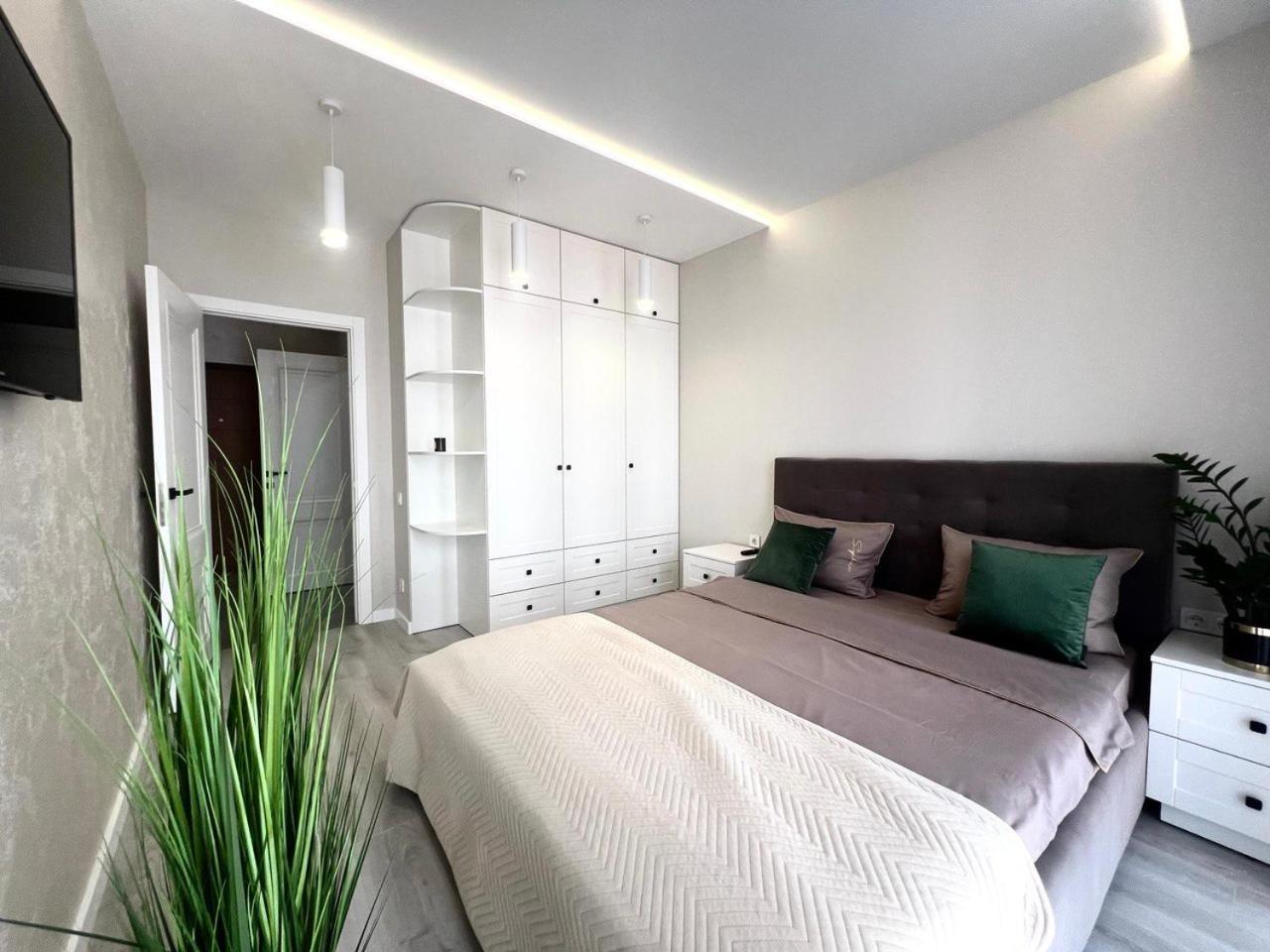 Apartments Vip Avalon Lviv Exterior photo